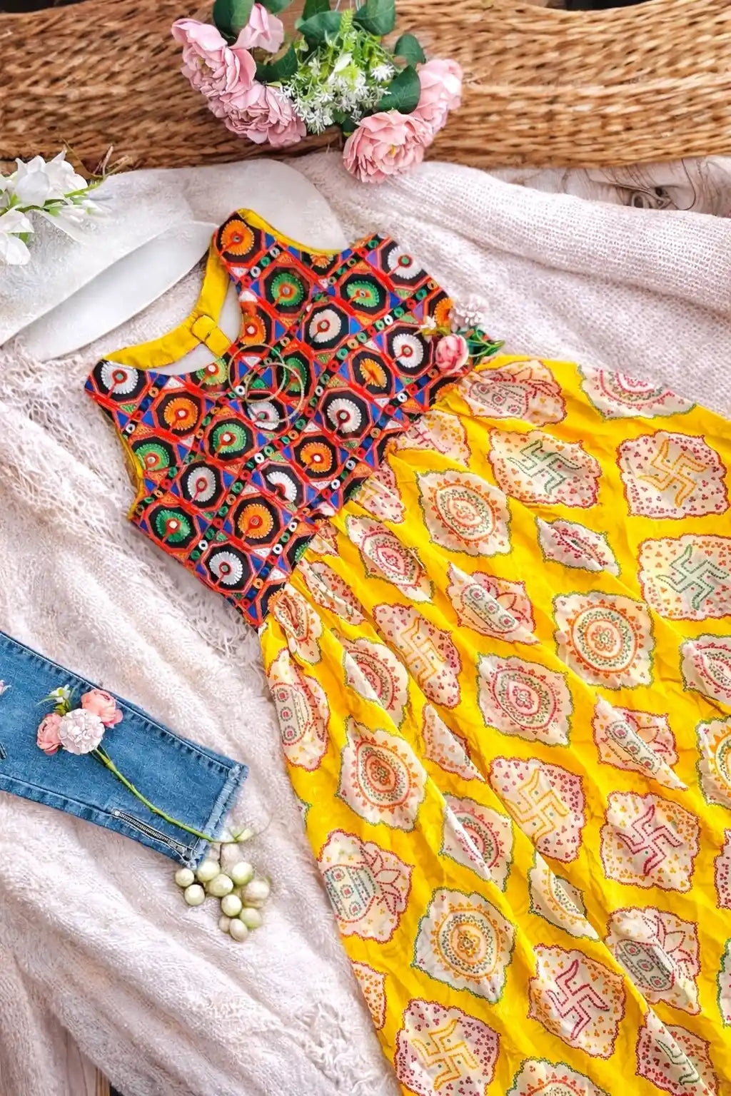 Gamti Bandhej Gulnaz Kurta