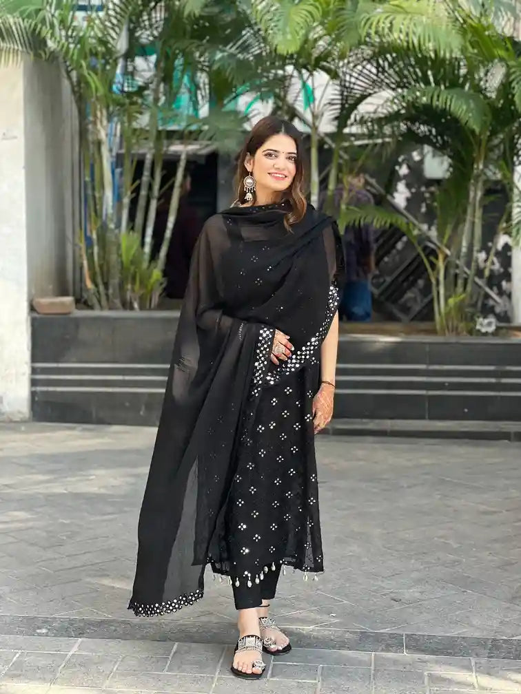 Muskan’s Black Embroidered Gulnaz Kurta