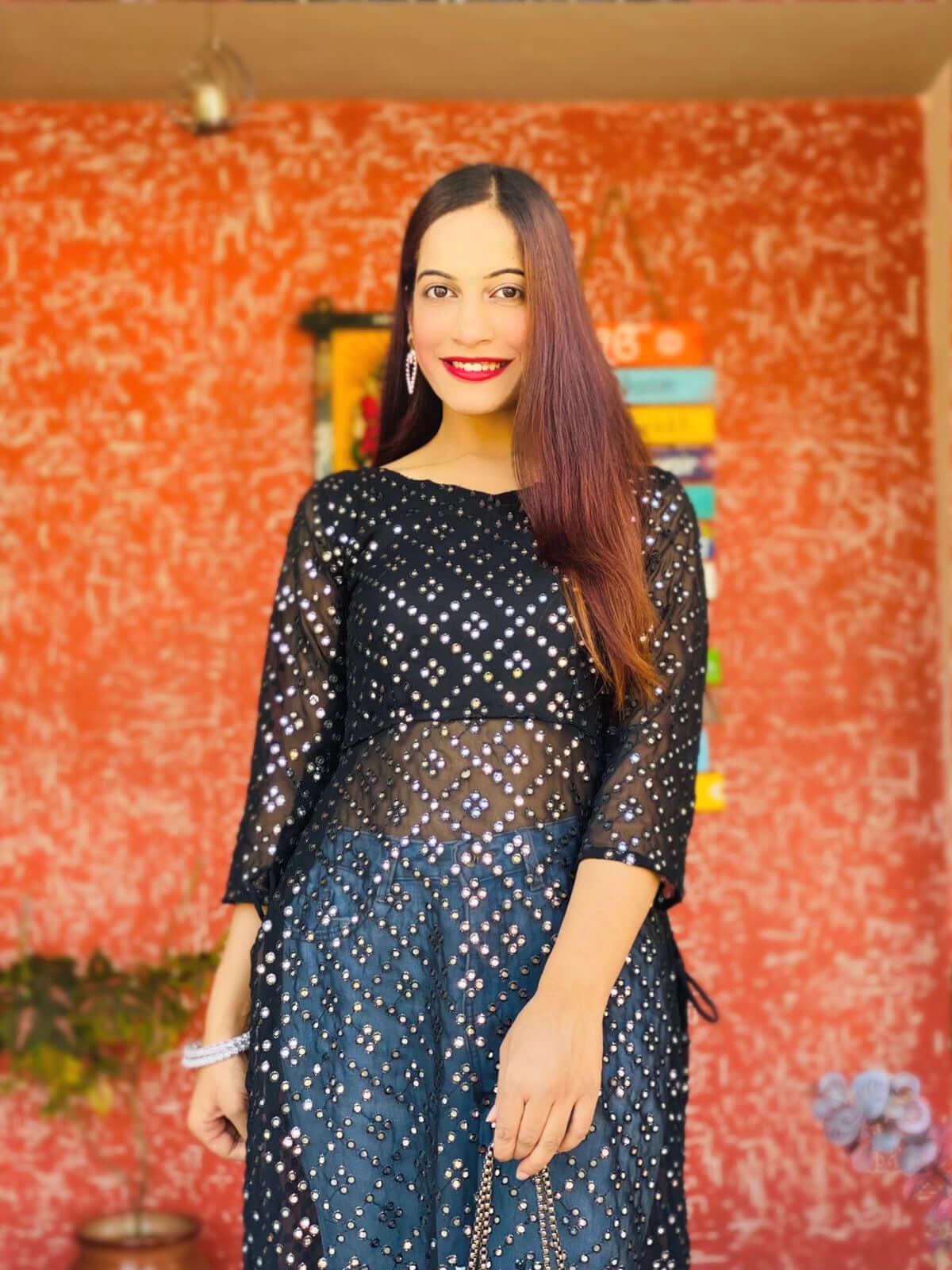 Black Beauty Mirror Gulnaz Kurta