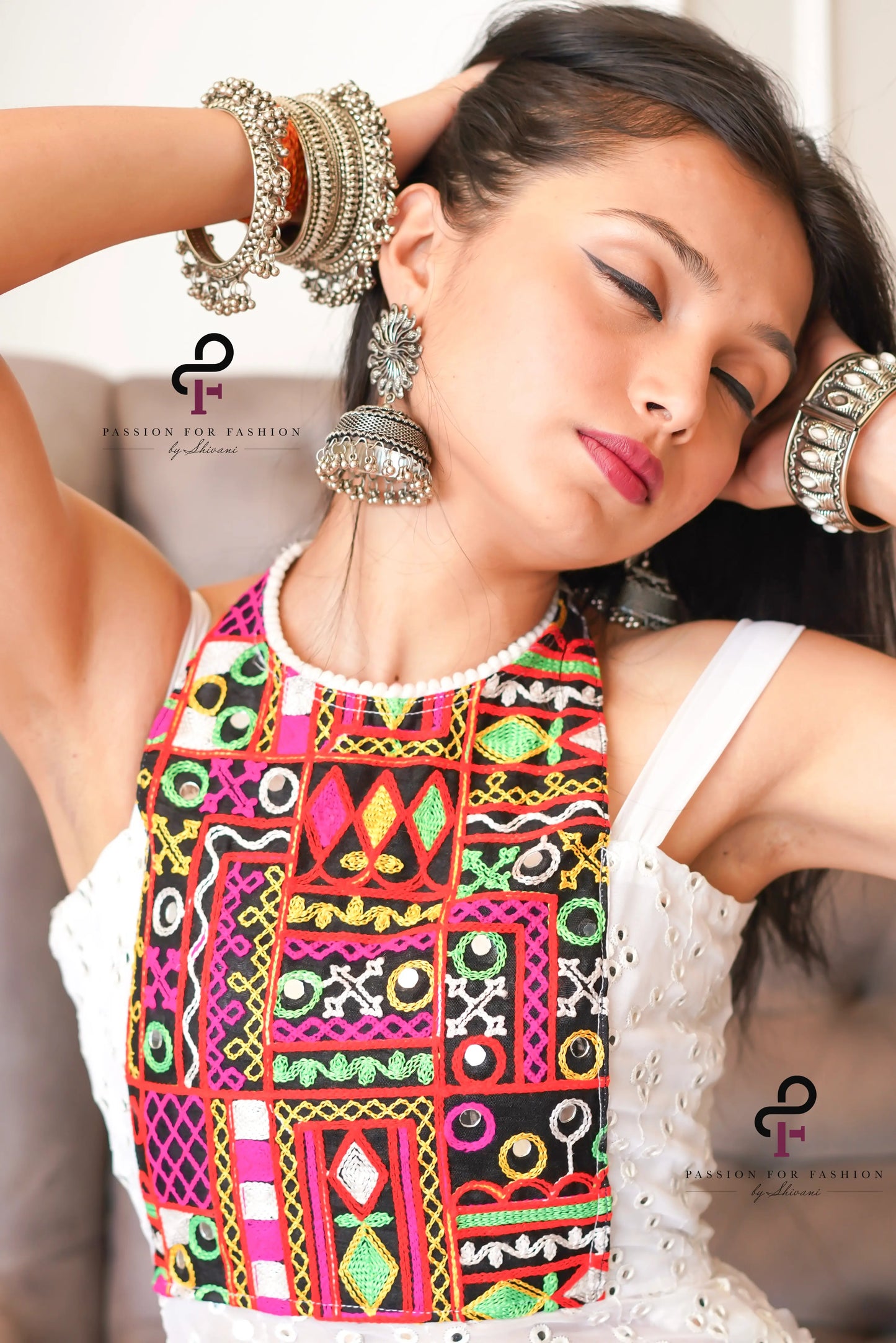 Graceful White Gamti Styled Gulnaz Kurta