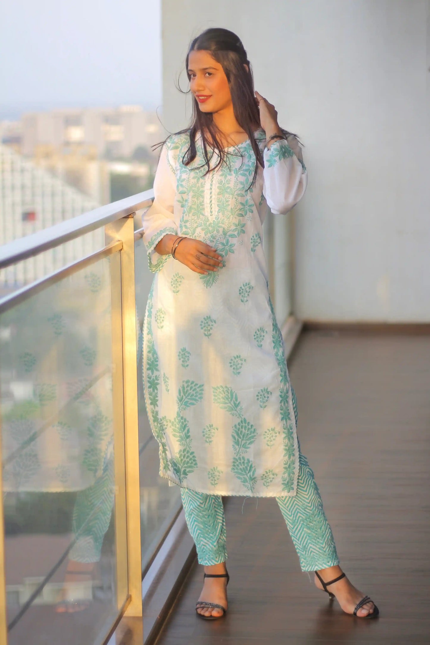 Mahimaβs Meher Mulmul Chikankari Set
