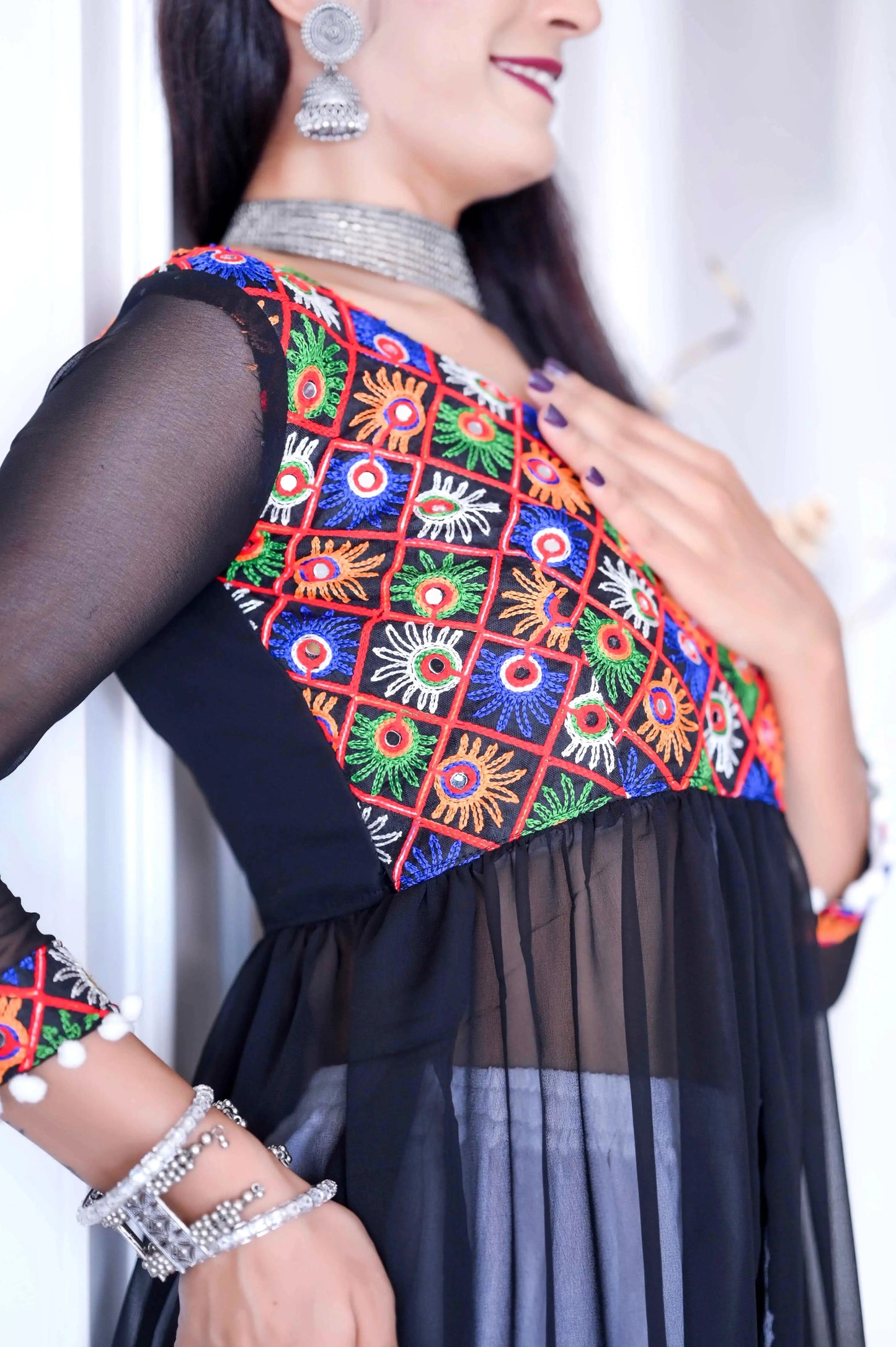 Gamti Black Embroidered Gulnaz Kurta