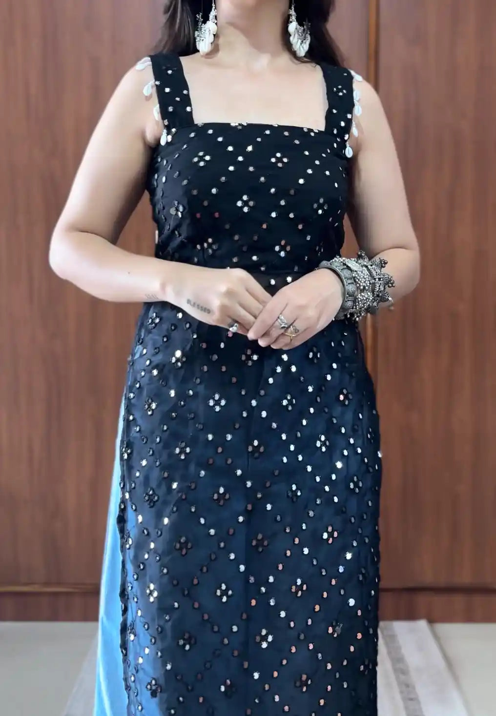 Santoshiโs Black Embroidered Gulnaz Kurta