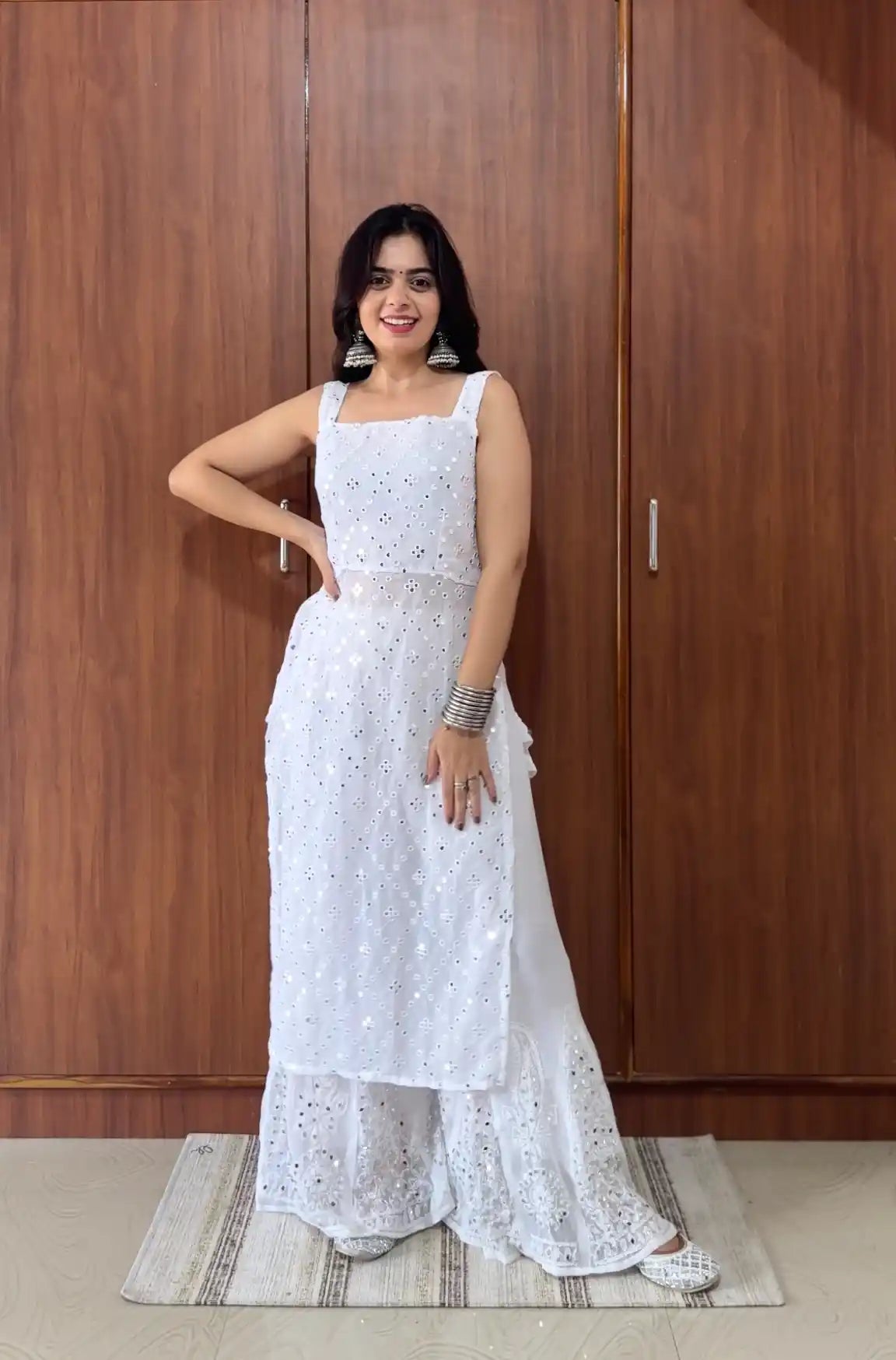 Santoshi’s White Embroidered Gulnaz Kurta