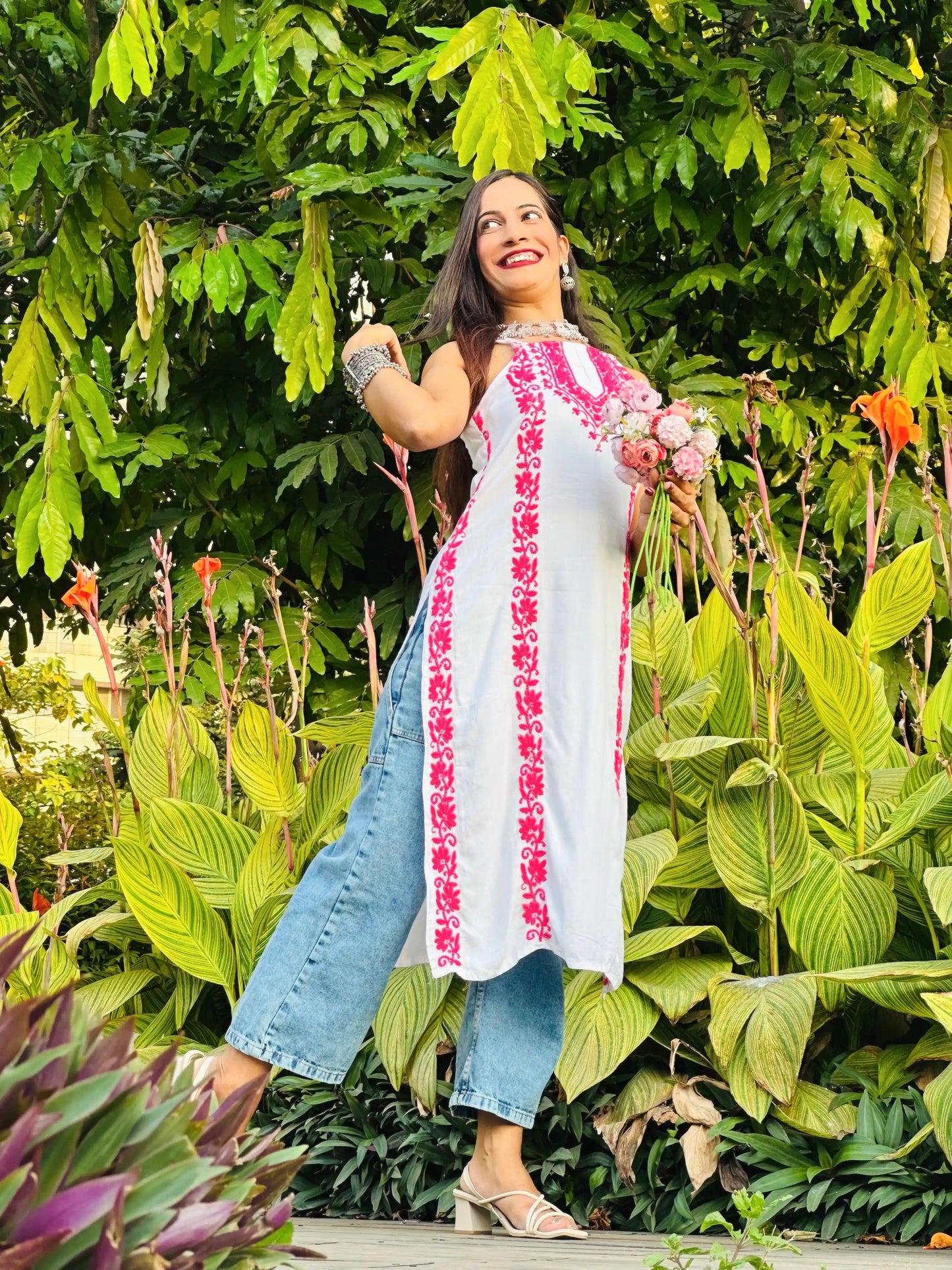 Whimsical White Aliya Noor Slit Kurta