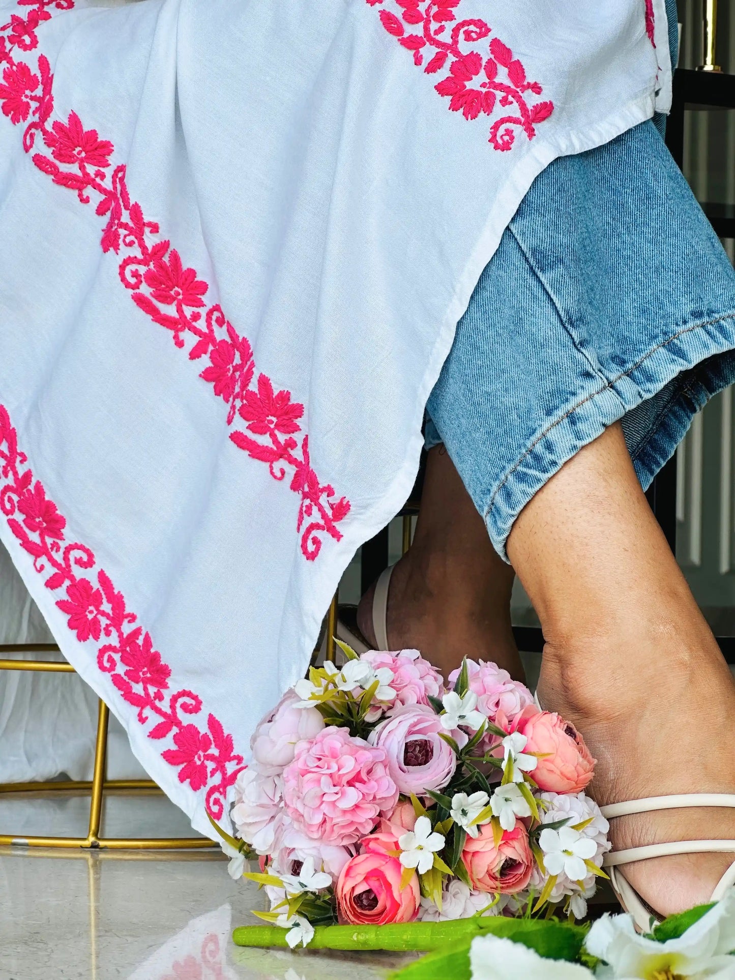 Whimsical White Aliya Noor Slit Kurta