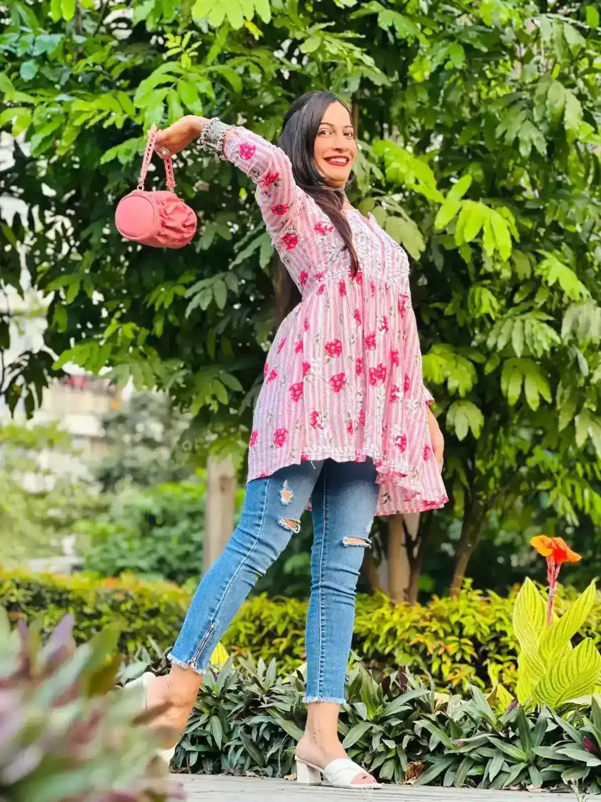 Scarlet Red Noor Short Chikan Top