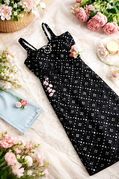 Juli’s Black Embroidered Gulnaz Kurta