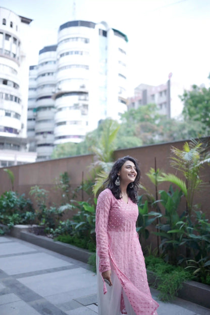 Jhanvi’s Blush Peach Gulnaz Kurta