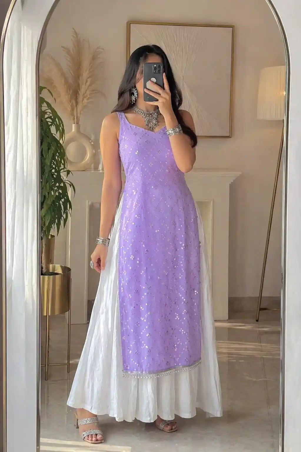 Dazzle Lilac Gulnaz Embroidered Kurta