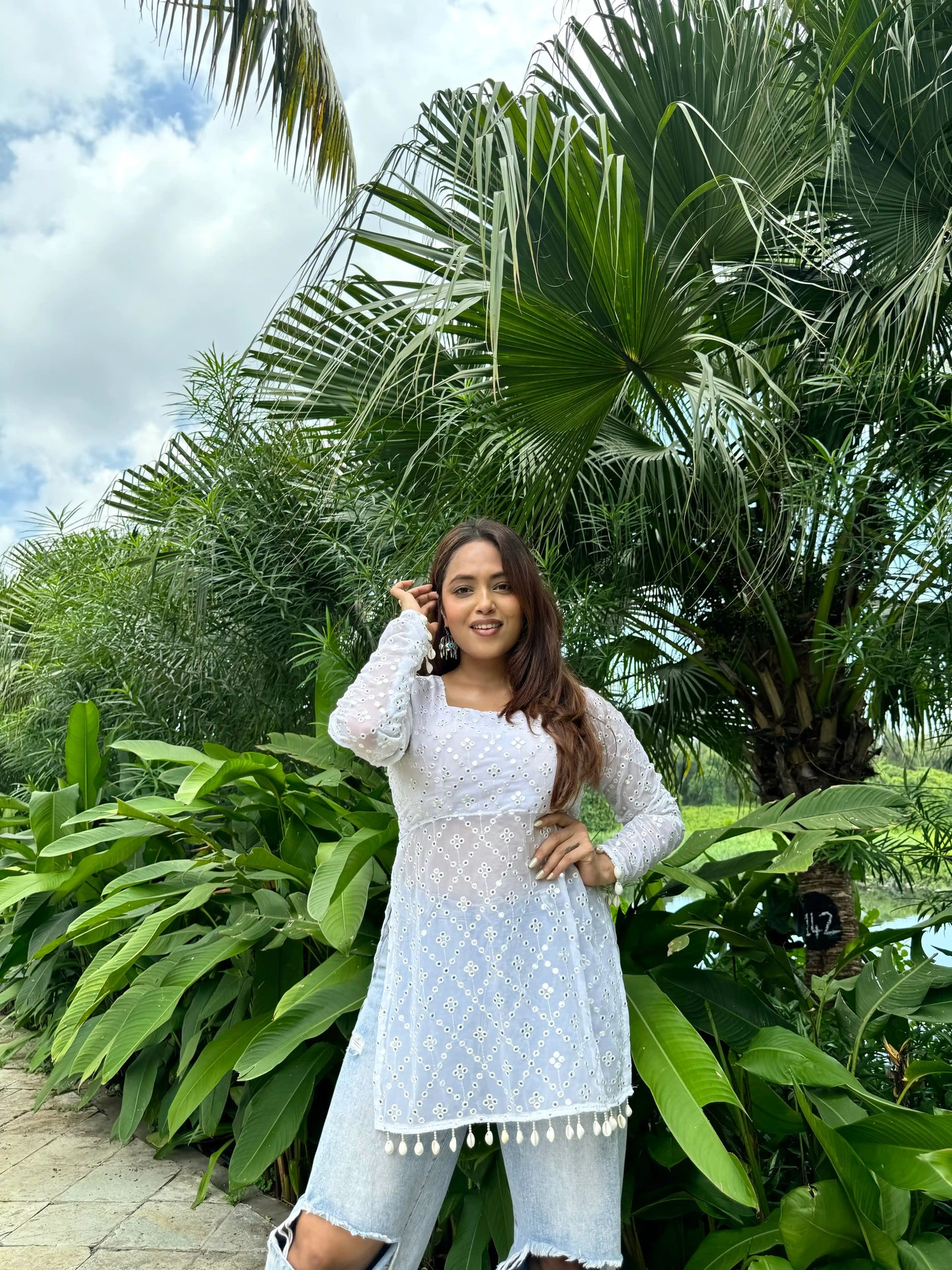White Chic Gulnaz Dori Kurta