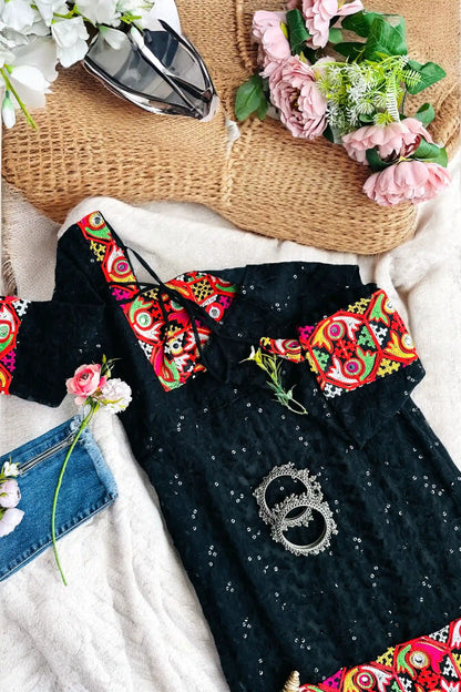 Black Gamti Embroidered Gulnaz Kurta