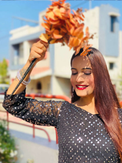 Black Beauty Mirror Gulnaz Kurta