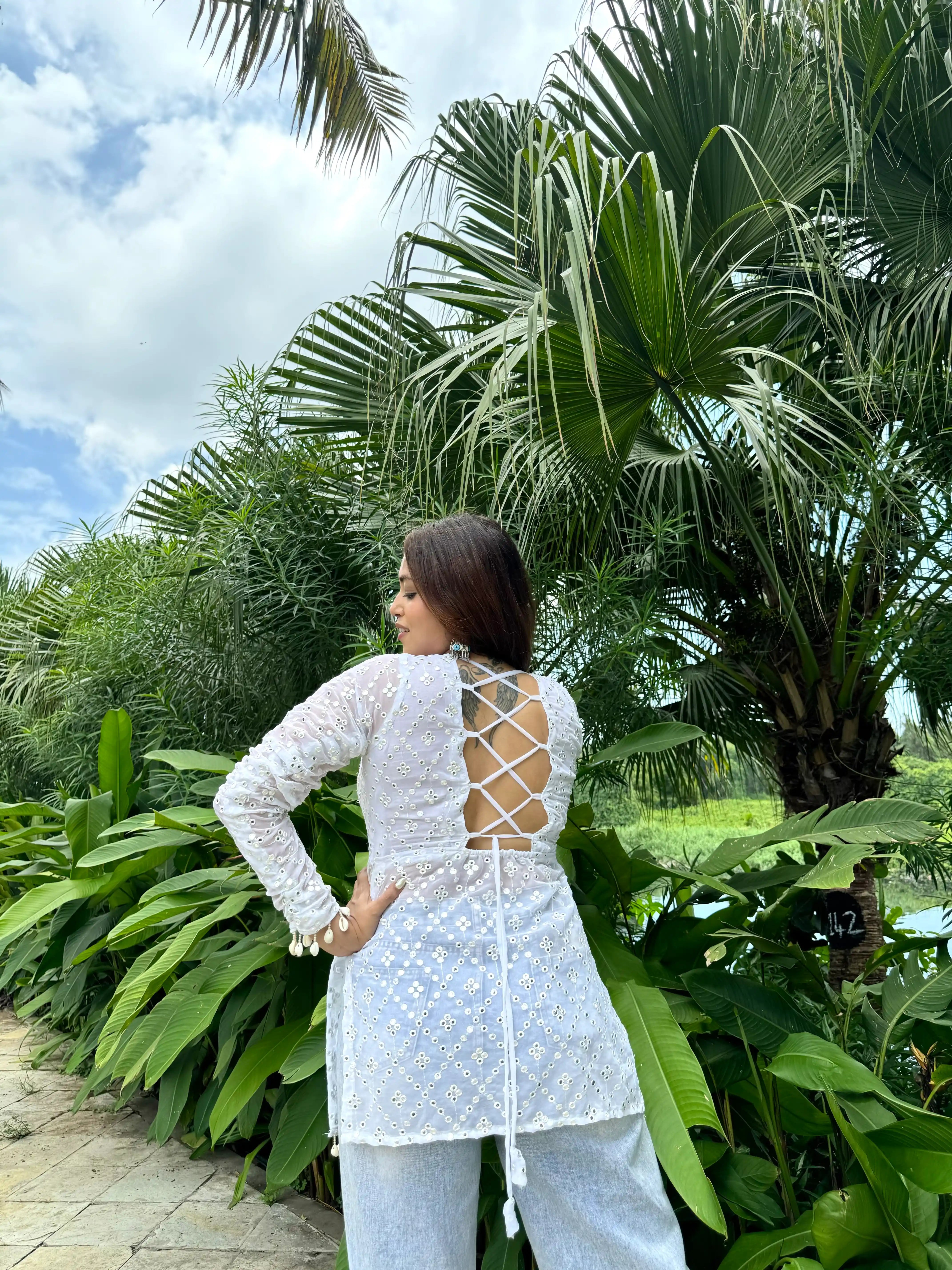 White Chic Gulnaz Dori Kurta