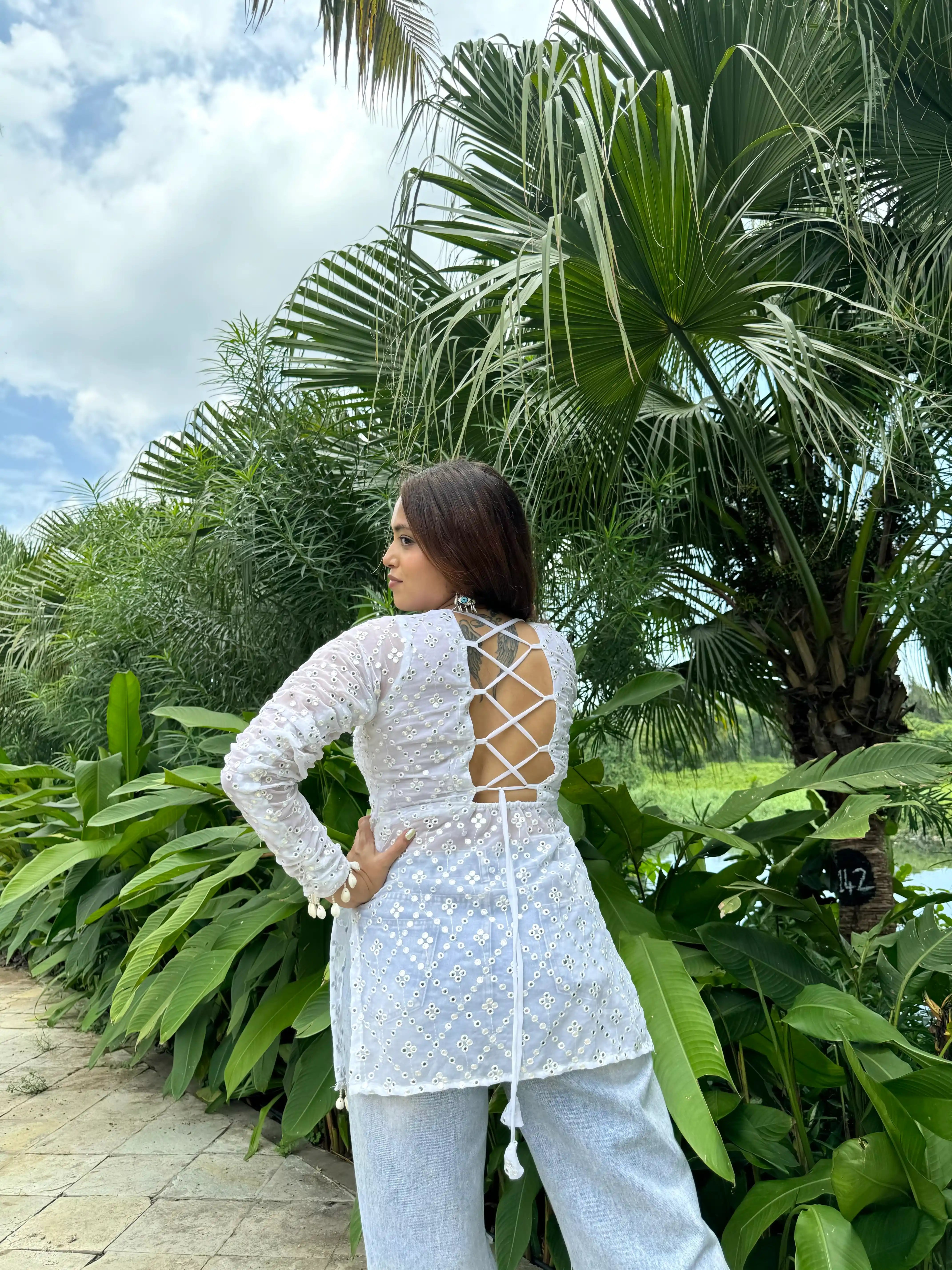 White Chic Gulnaz Dori Kurta