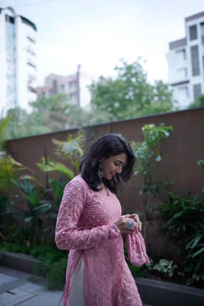 Jhanvi’s Blush Peach Gulnaz Kurta