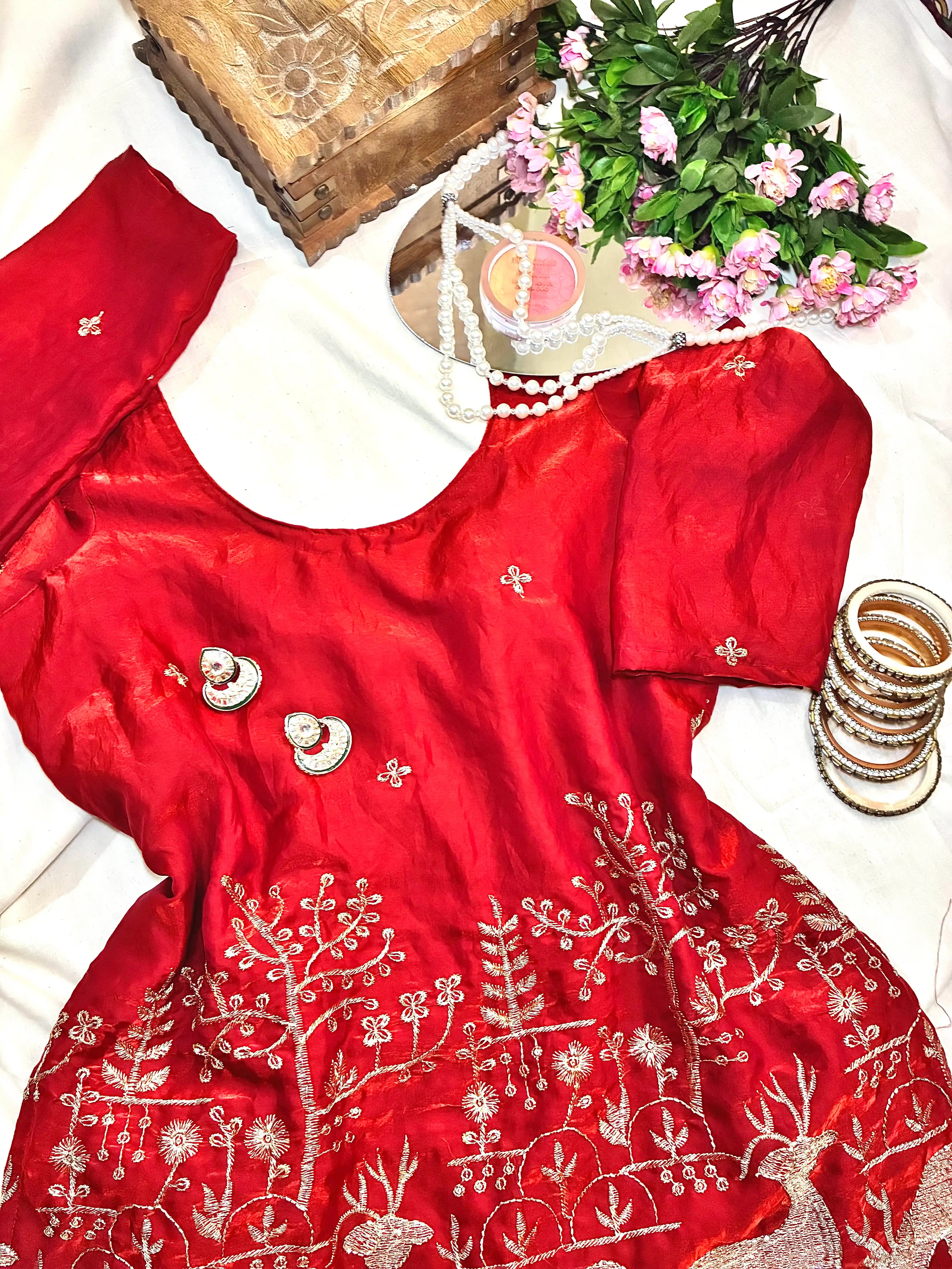 Scarlet Embroidered Motif Gulnaz Kurta