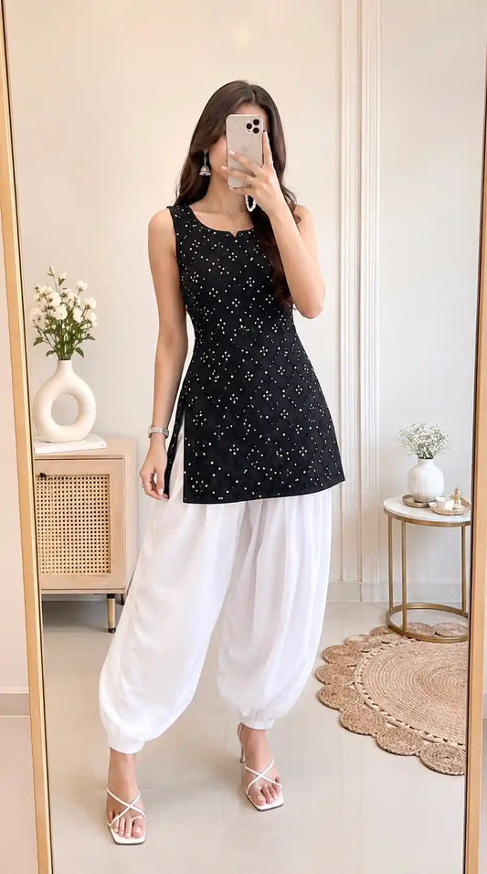 Black Mirror Short Gulnaz Kurta