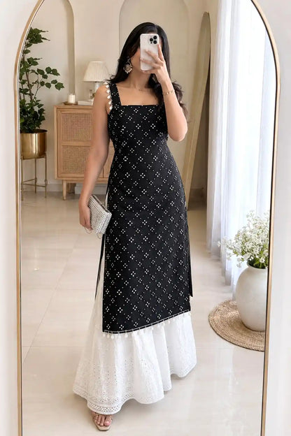 Prajyoti’s Black Embroidered Gulnaz Kurta