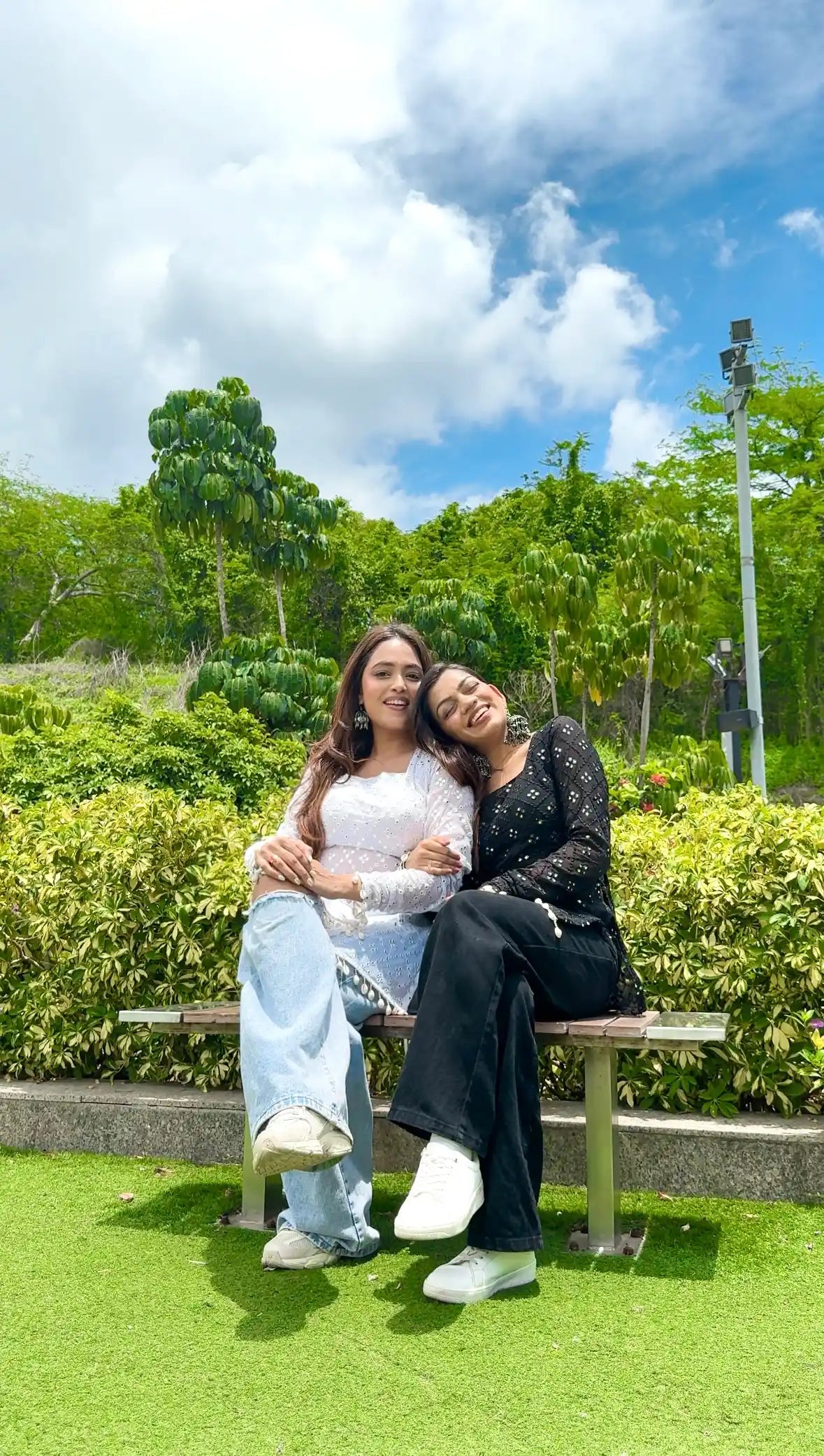 White Chic Gulnaz Dori Kurta