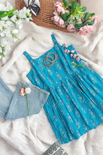 Skylight Short Gulnaz Peplum Top
