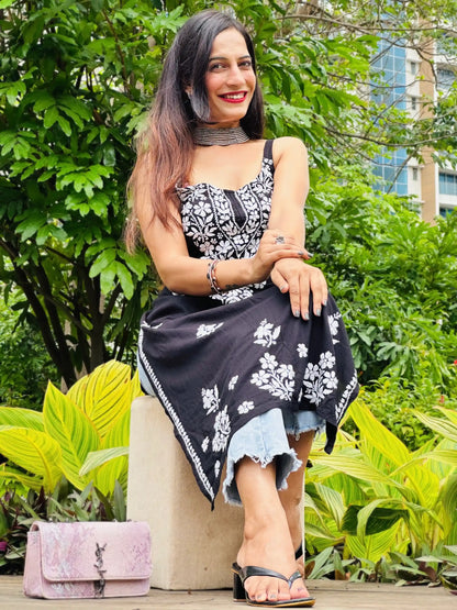 Noor Noir Chikankari Kurta