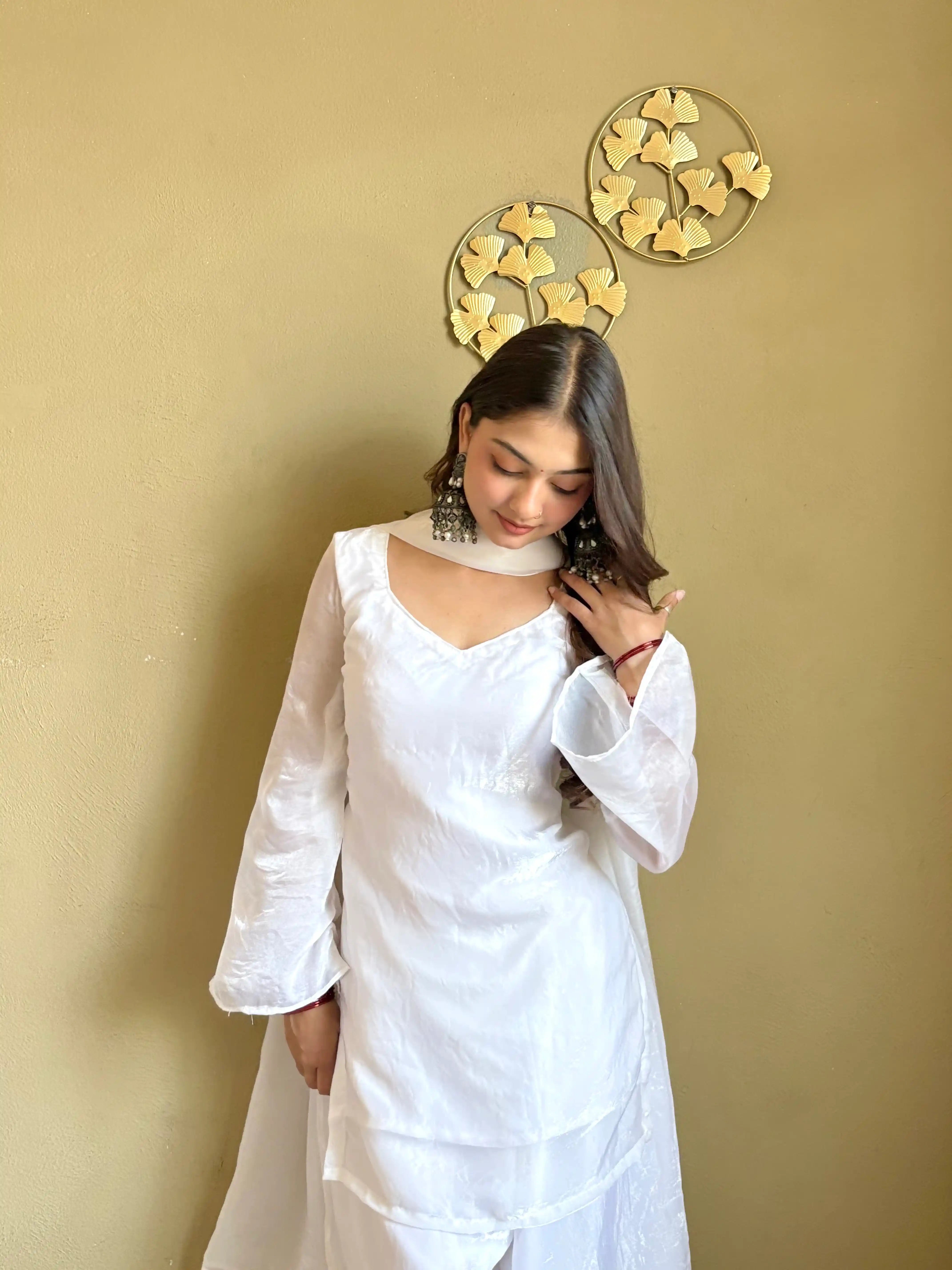 Elegant Ivory Fendy Kurta Set