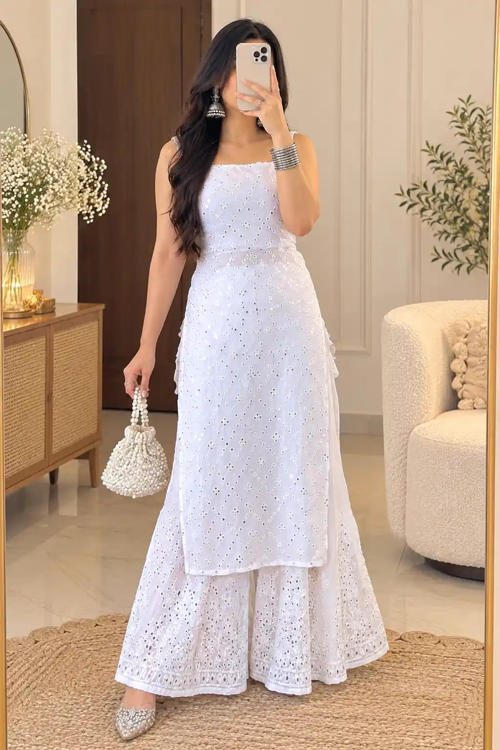 Santoshi’s White Embroidered Gulnaz Kurta