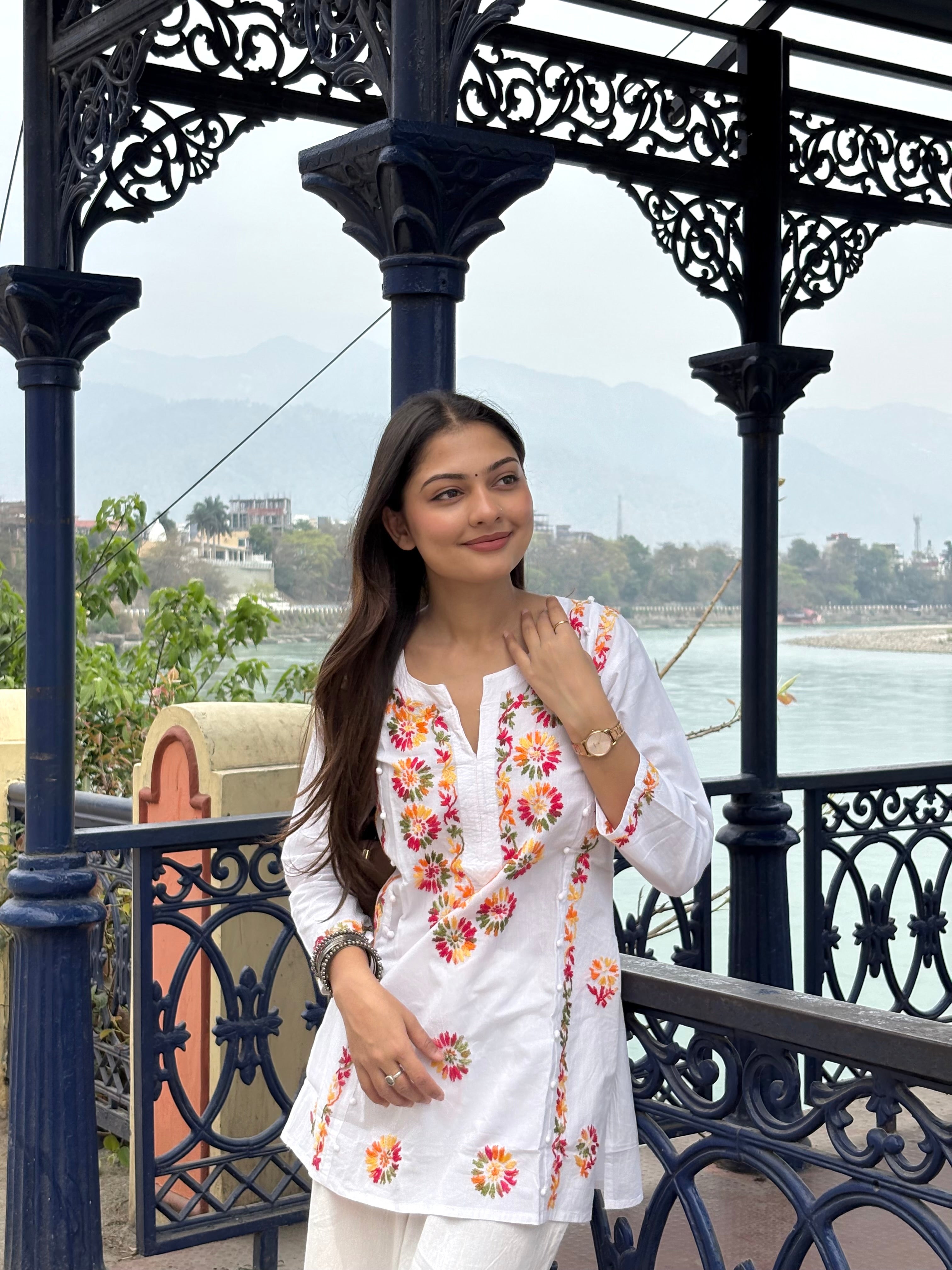 Noor Chikan Embroidered Cotton Kurta