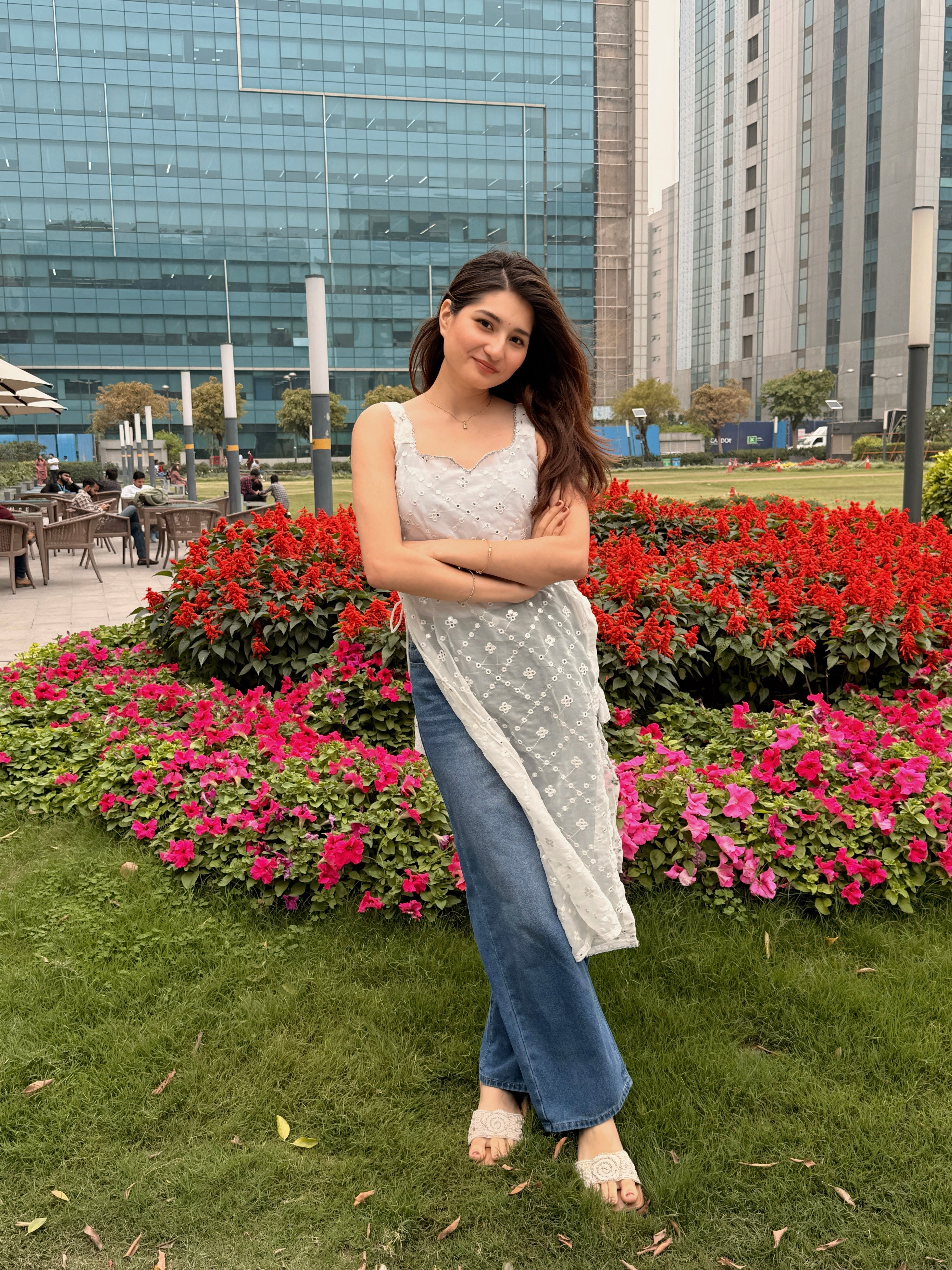 Himani’s White Chikankari Mirror Kurta