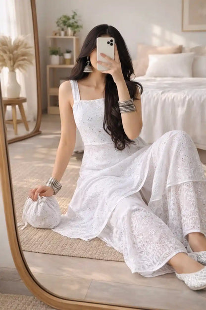 Santoshi’s White Embroidered Gulnaz Kurta