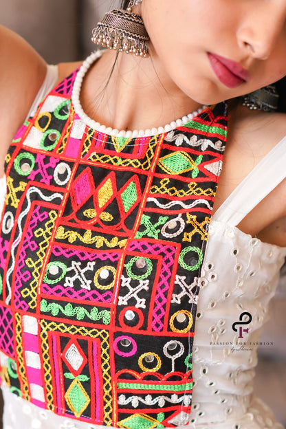 Graceful White Gamti Styled Gulnaz Kurta