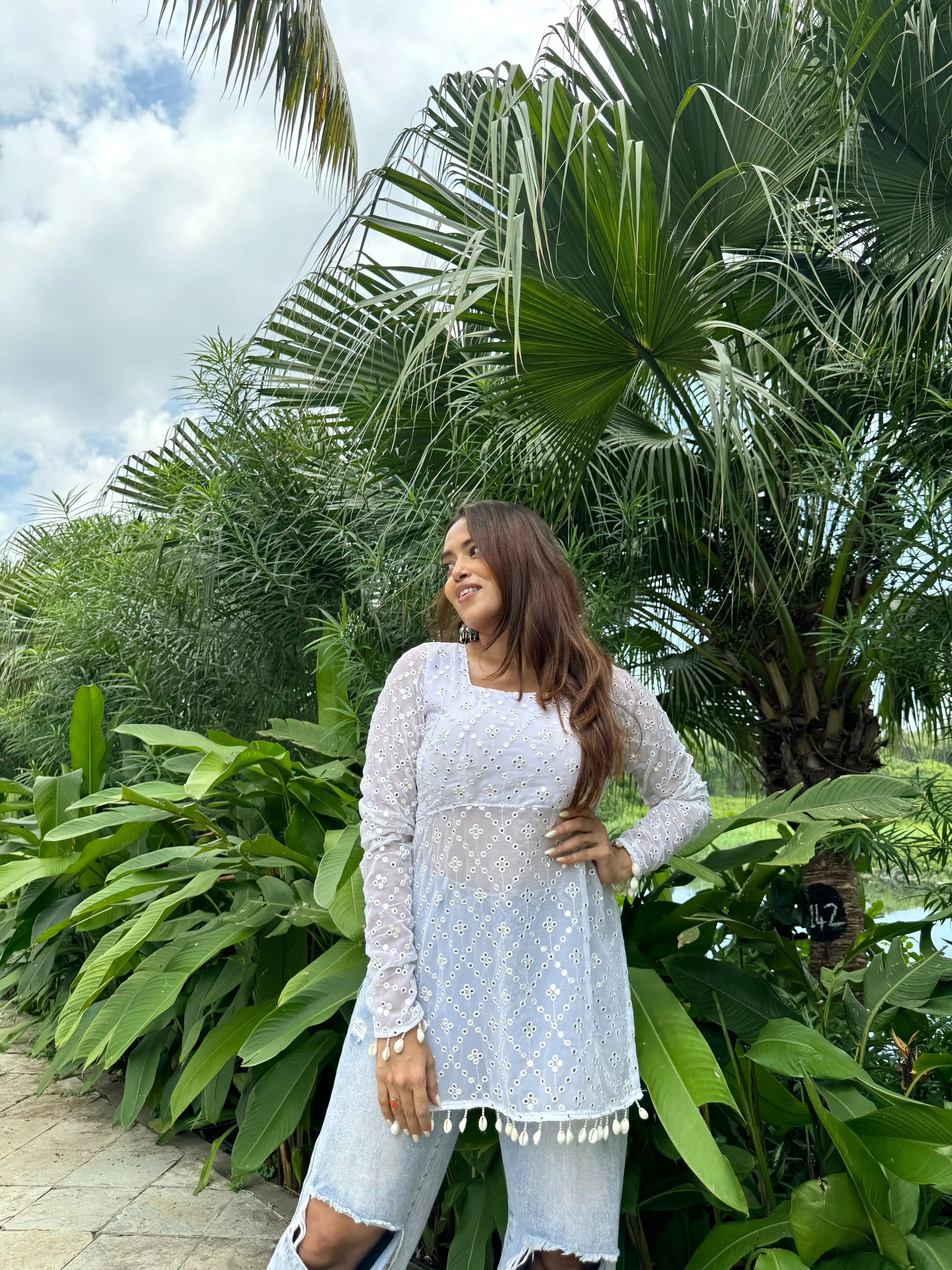 White Chic Gulnaz Dori Kurta