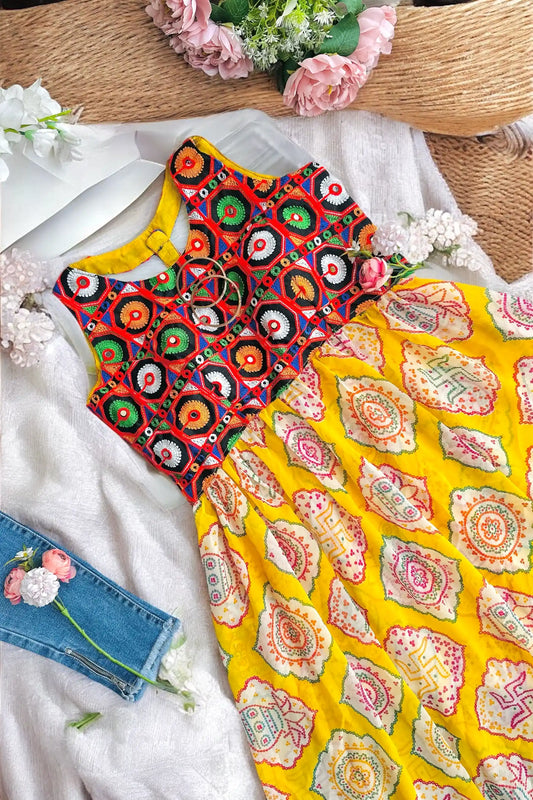 Gamti Bandhej Gulnaz Kurta