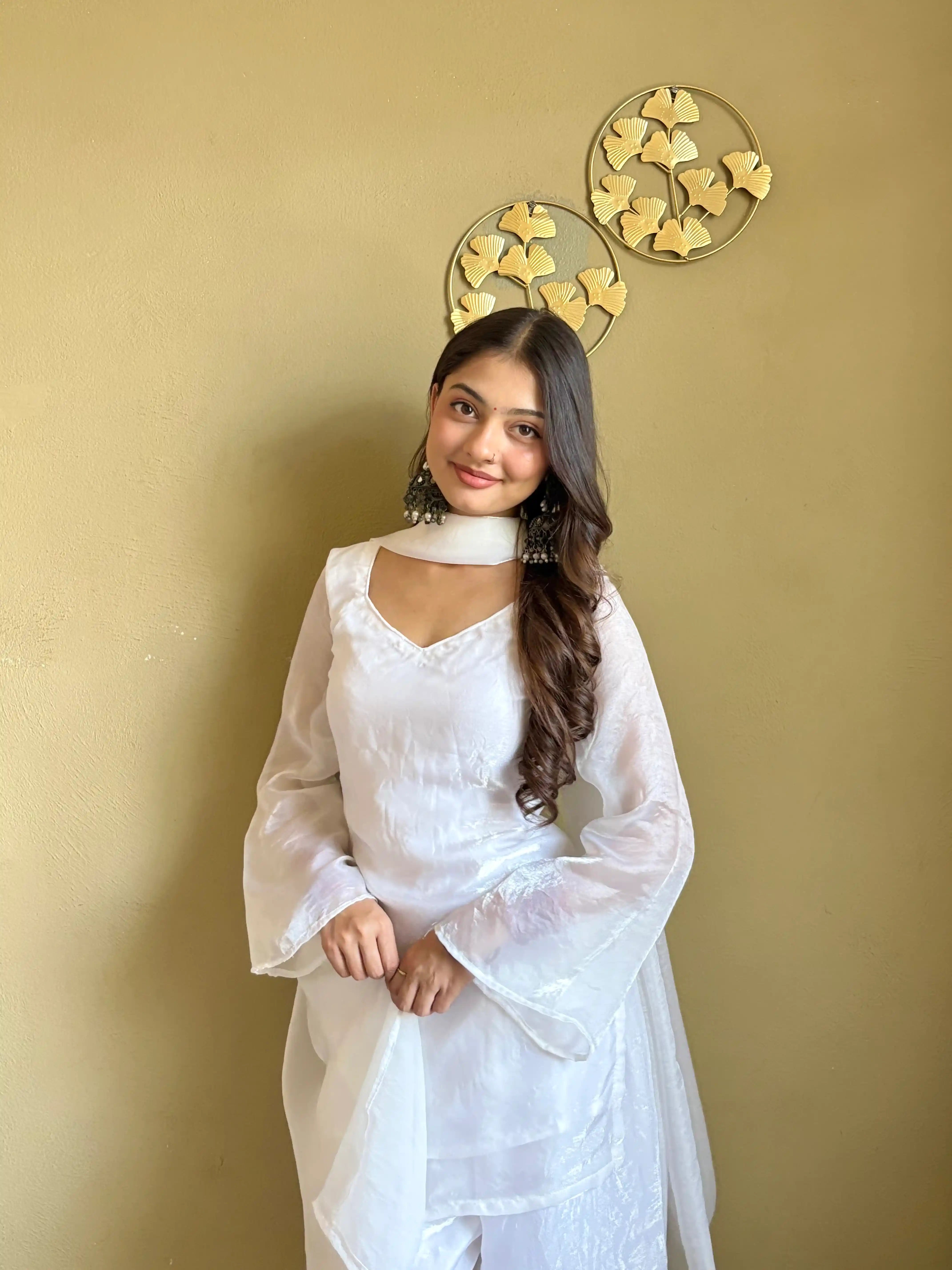 Elegant Ivory Fendy Kurta Set