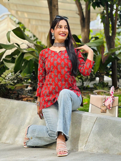 Gulabi Maroon Hand Printed Kurta