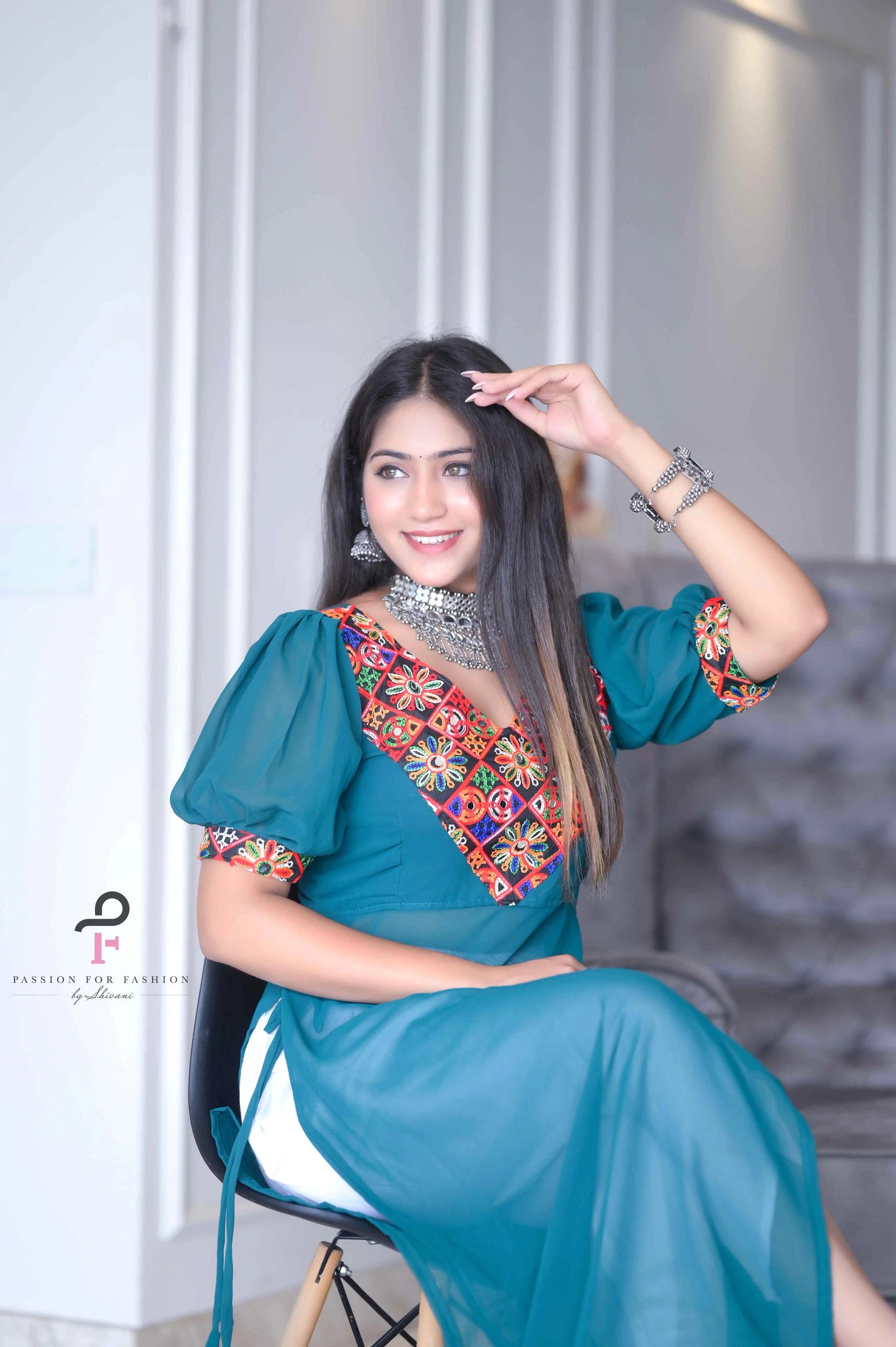 Khoobsurat Turquoise Gamti Gulnaz Kurta