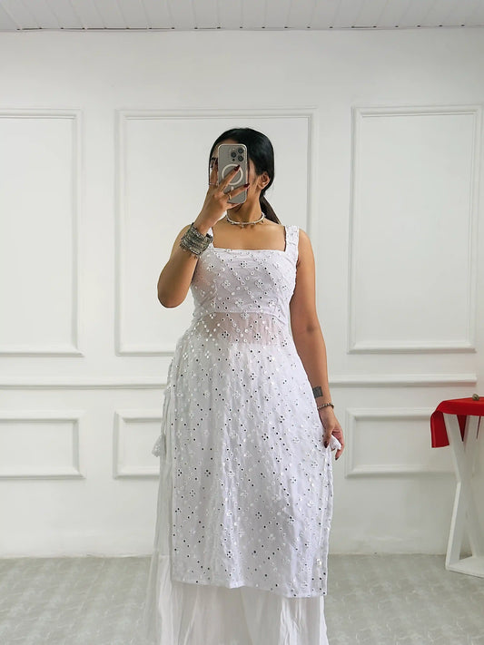 Naveli’s White Embroidered Gulnaz Kurta