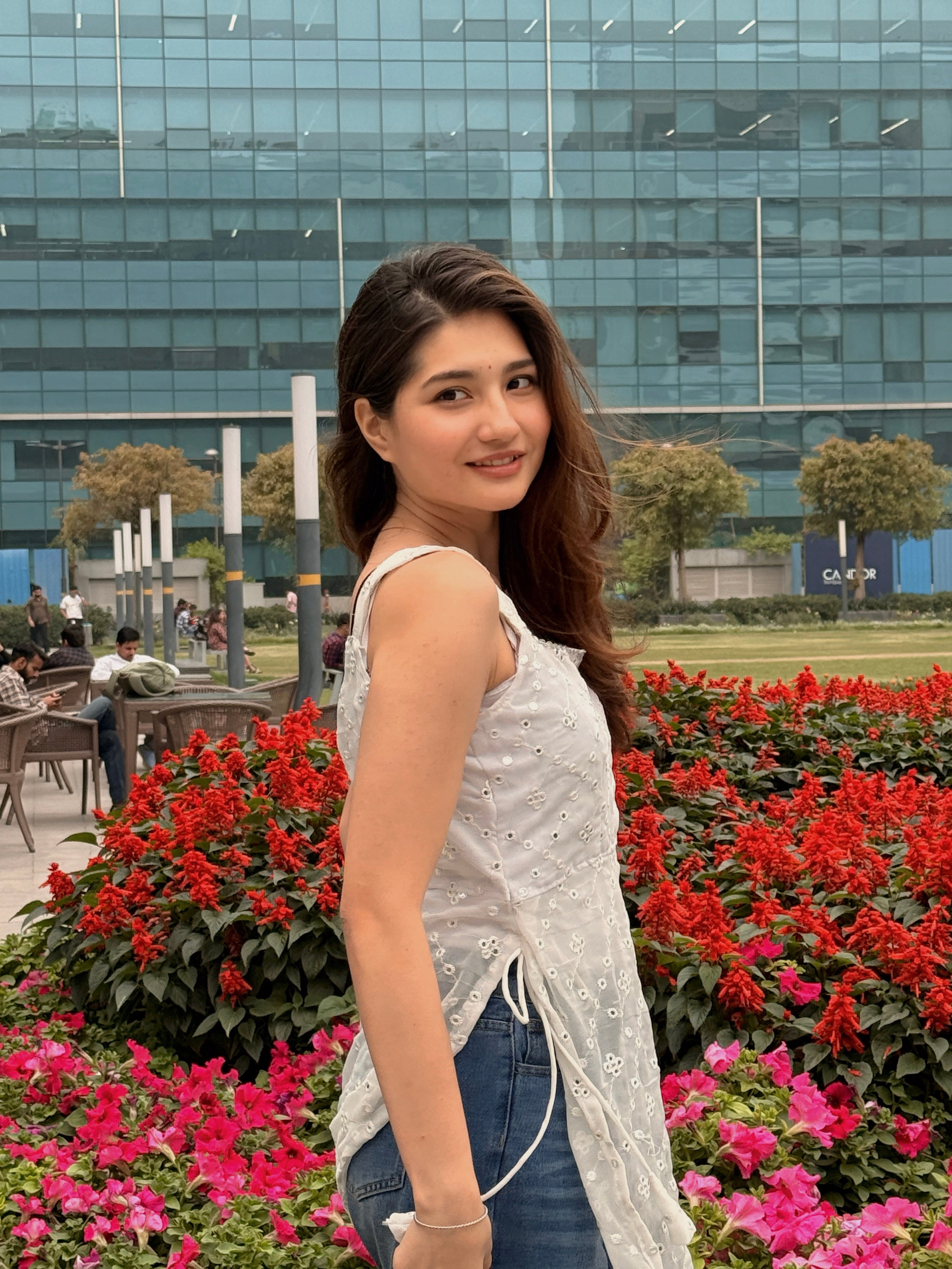 Himani’s White Chikankari Mirror Kurta