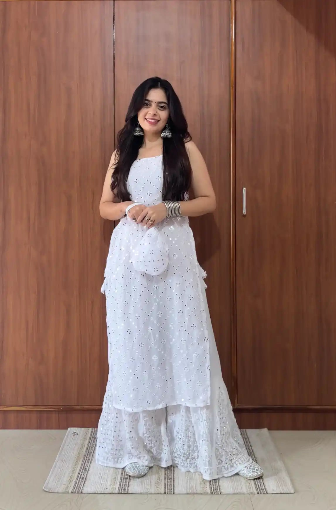 Santoshi’s White Embroidered Gulnaz Kurta