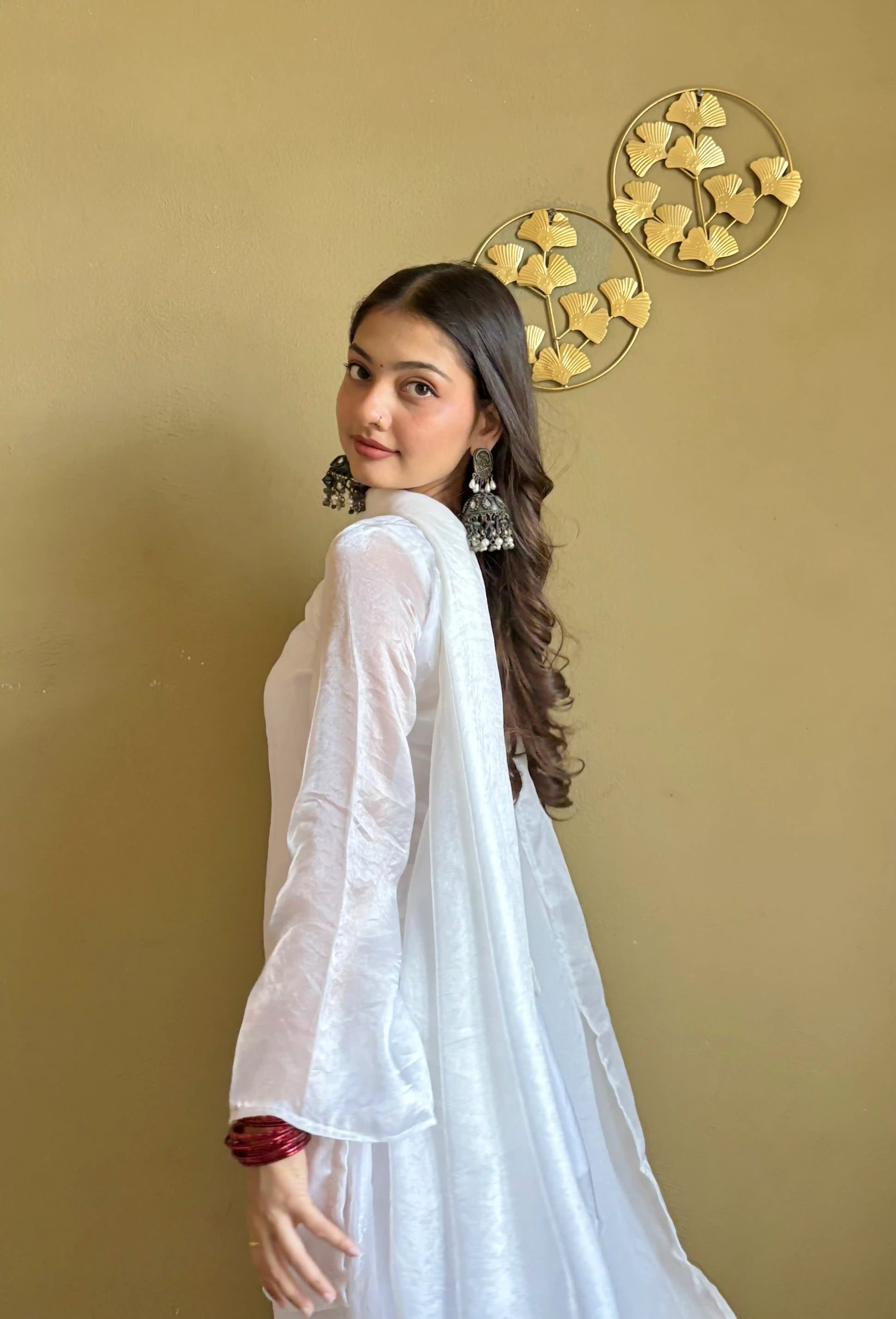 Elegant Ivory Fendy Kurta Set