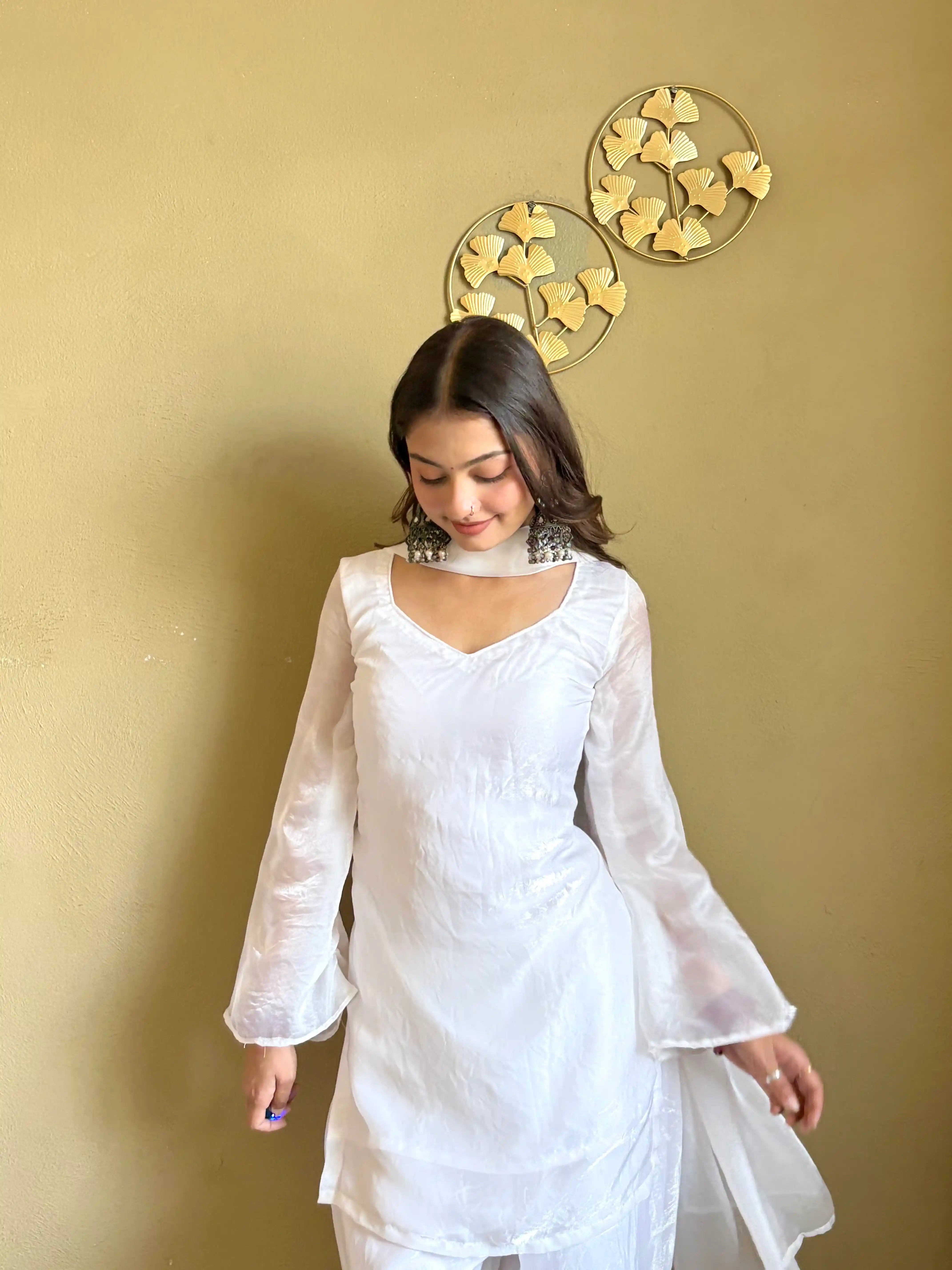 Elegant Ivory Fendy Kurta Set