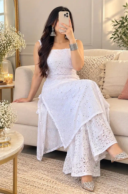 Santoshi’s White Embroidered Gulnaz Kurta