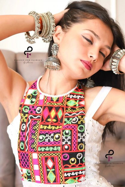 Graceful White Gamti Styled Gulnaz Kurta