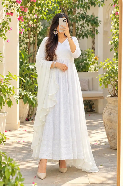 Noor Safa White Sequence Set