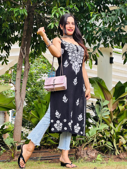 Noor Noir Chikankari Kurta
