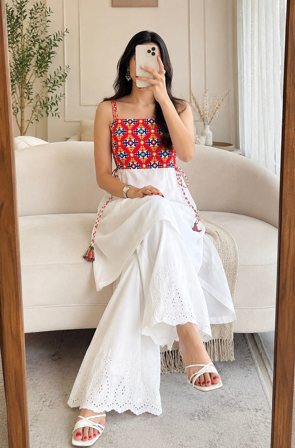 White Gulnaz Kutchi Embroidered Kurta