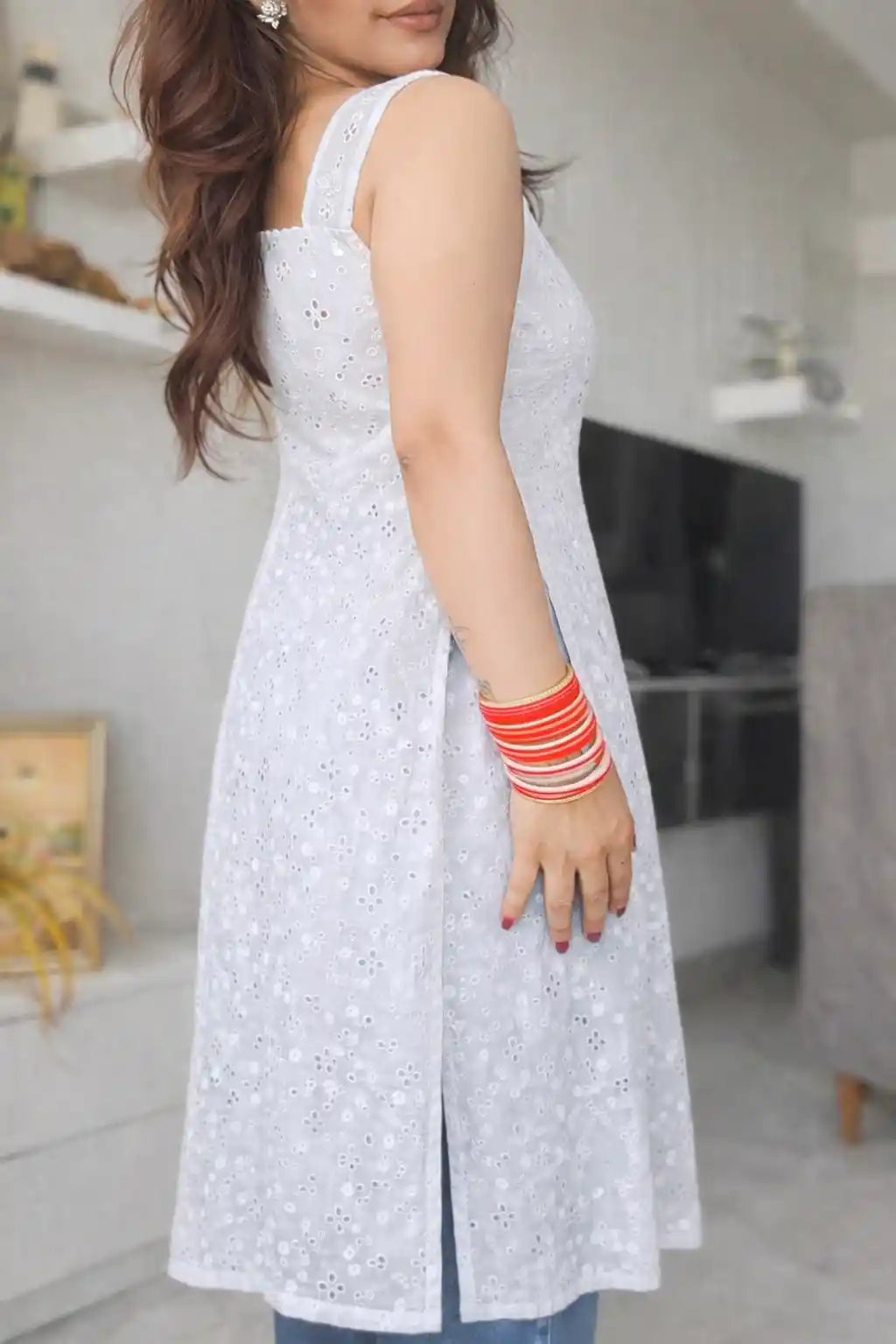 Santoshi’s White Embroidered Gulnaz Kurta