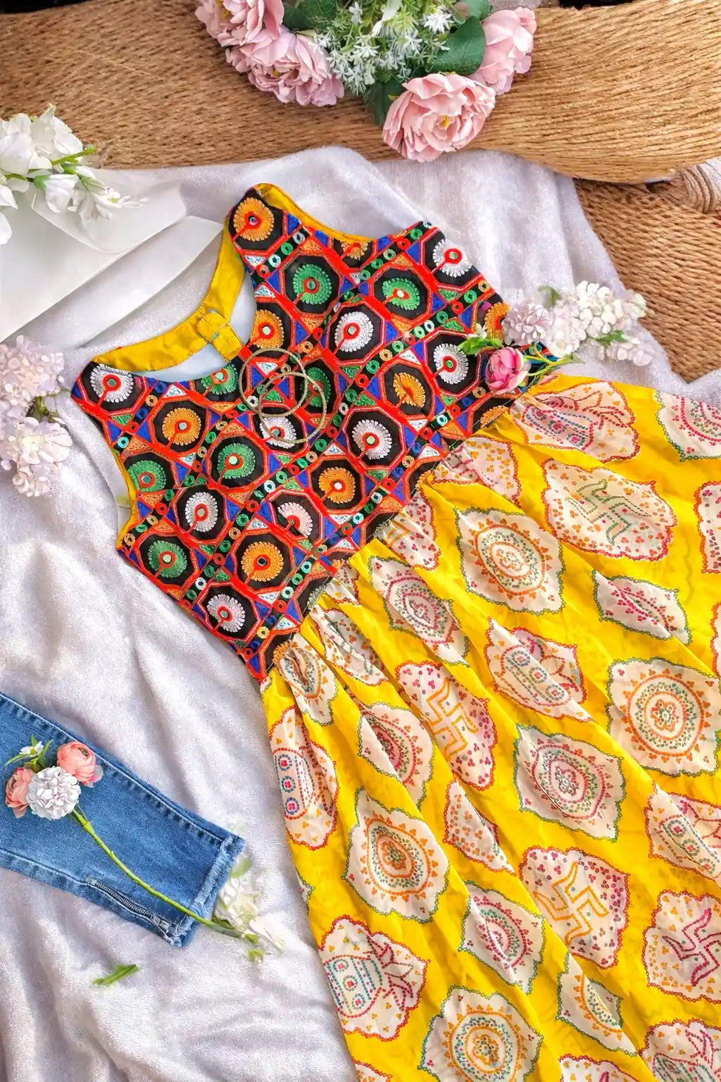Gamti Bandhej Gulnaz Kurta