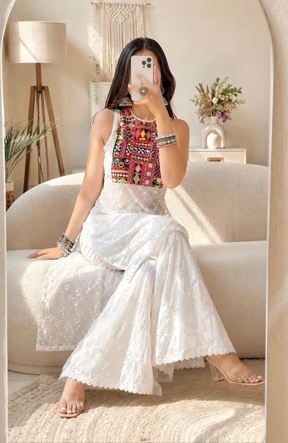 Graceful White Gamti Styled Gulnaz Kurta